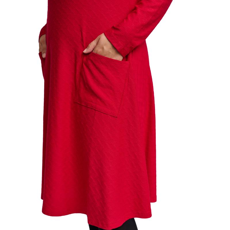 Pont_Neuf_A_linjainen_mekko__lammmin_punainen