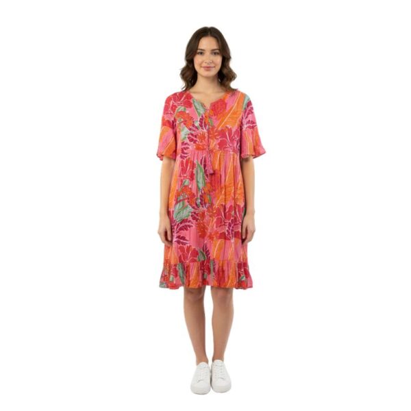 Lyhythihainen polvipituinen punakirjava mekko